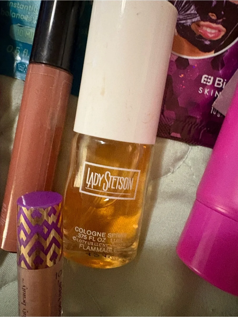 Women’s HUGE lot of makeup and accessories 27 pieces!!